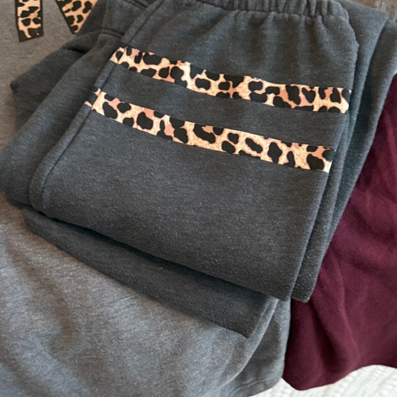 PINK Victoria's Secret Gray Sweatshirt with Black Accents - Picture 5 of 5